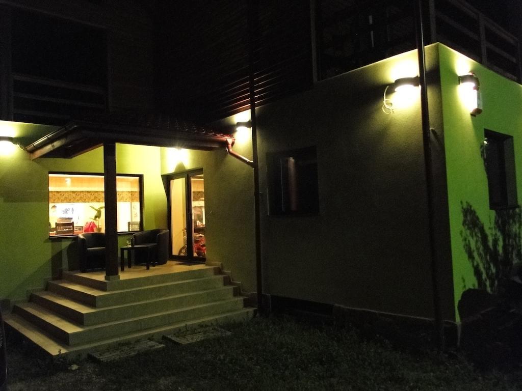 Hotel Dorf Haus Văliug Exterior foto